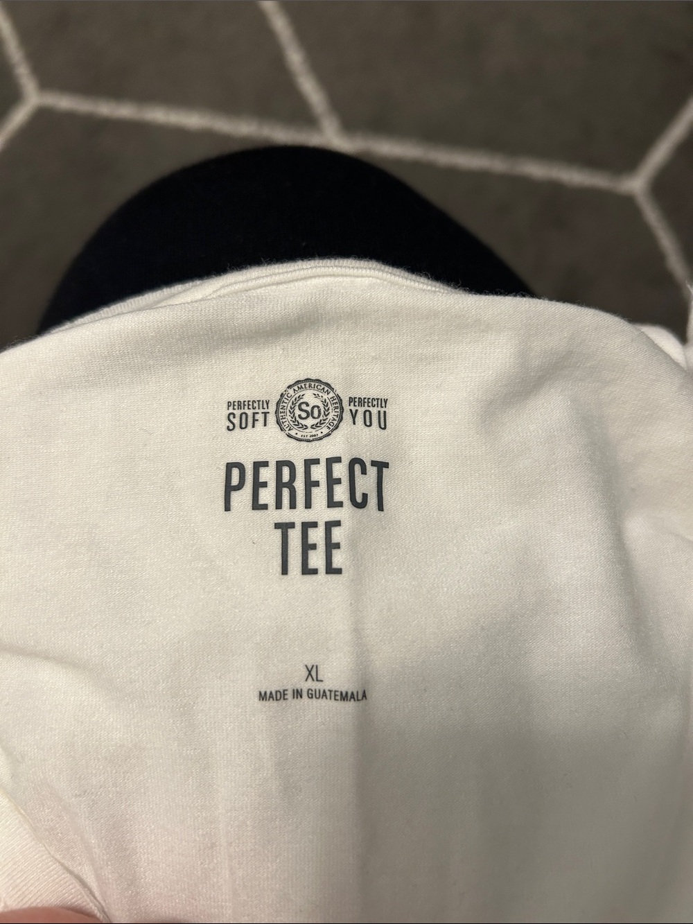 NWT SO White V-Neck Short Sleeve Perfect Tee - Picture 2 of 4
